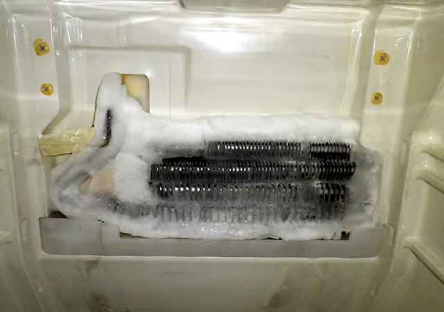 冷蔵庫は冷えないが冷凍庫は冷える